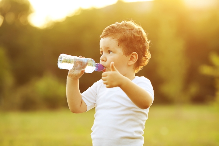 Tips Sahur agar Puasa Tidak Lemas - Minum air